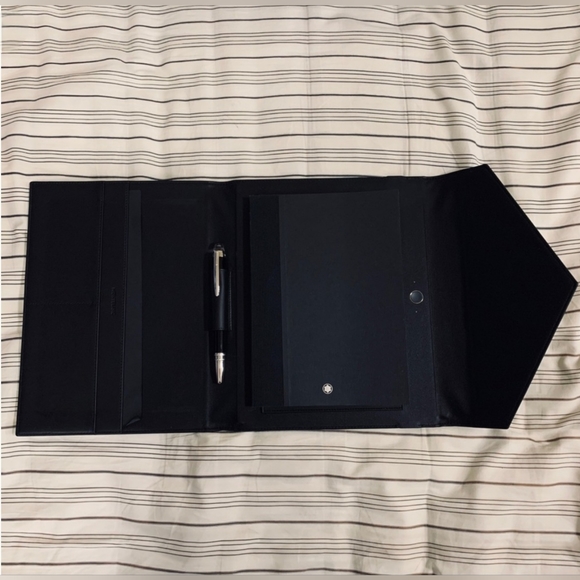 Montblanc Augmented Paper Leather Notebook Cover & Digitizer w/Starwalker Pen - Picture 5 of 8